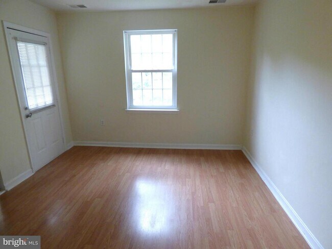 Building Photo - 8205 Whispering Oaks Way