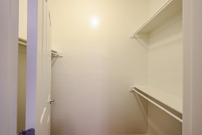 Building Photo - *GATED ENTRY*PRIME LOCATION*