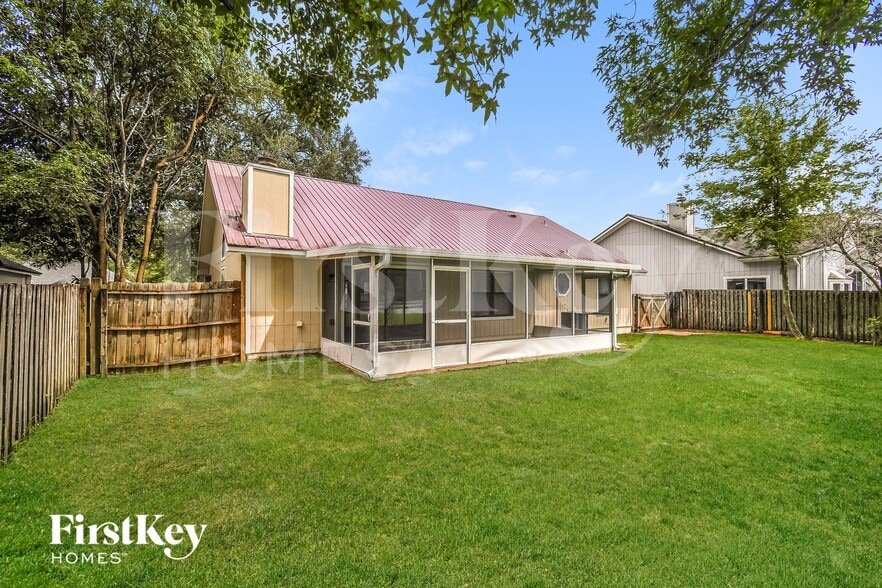 Building Photo - 3026 Rex Dr S