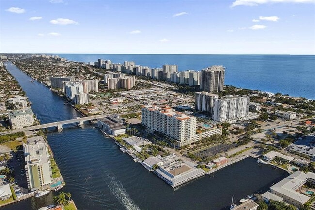 Building Photo - 3015 N Ocean Blvd