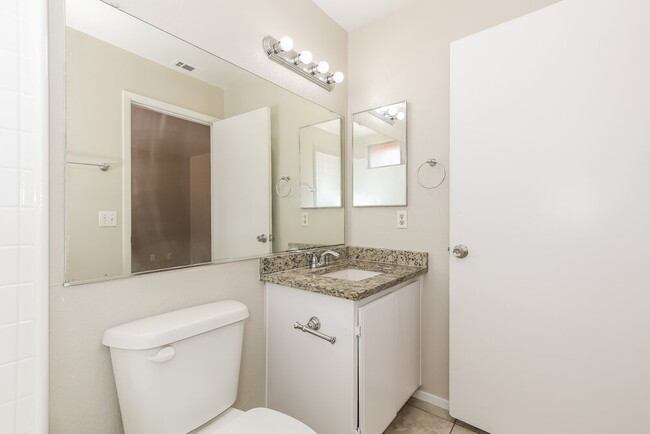 Building Photo - 5337 N Padero Dr
