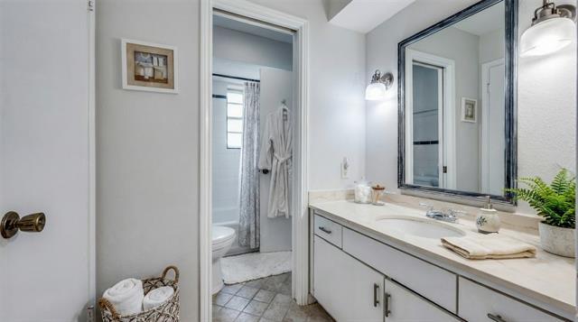 Building Photo - 3227 Rolling Knoll Dr