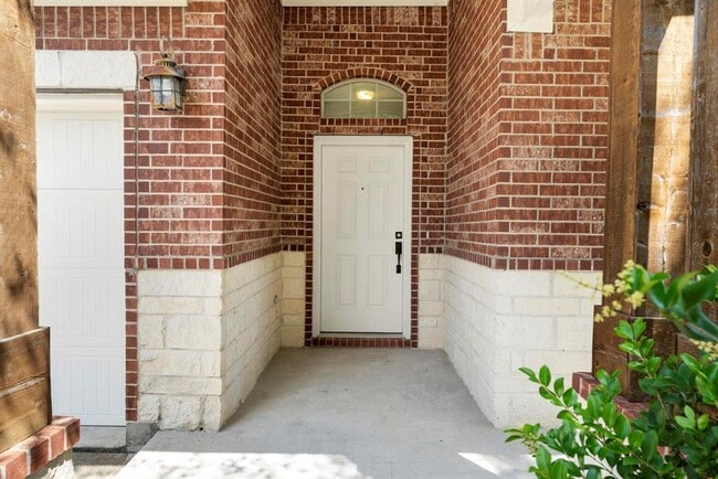 Building Photo - 2902 Lemmingham Dr