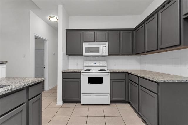 Building Photo - 913 Jenni Dr