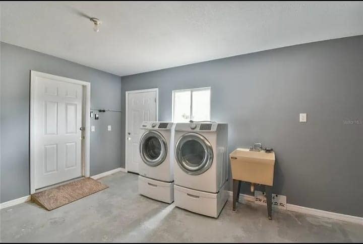 Building Photo - 6356 SW 103rd Street Rd