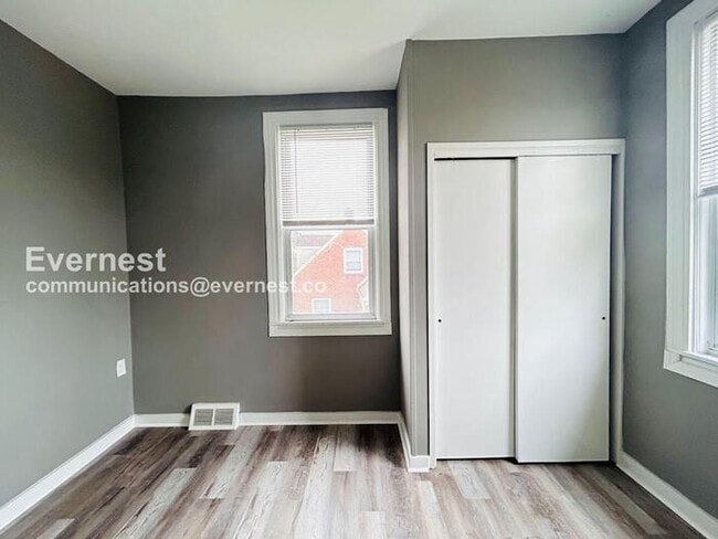 Building Photo - 763 Shaw Ave