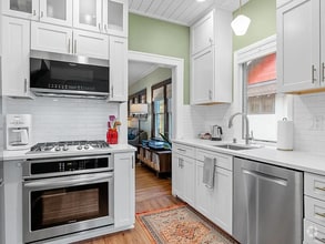Building Photo - 2 Bed | 1 Bath House in Desired Mpls Neigh...
