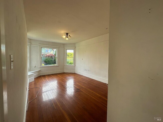 Building Photo - 519 Virginia St