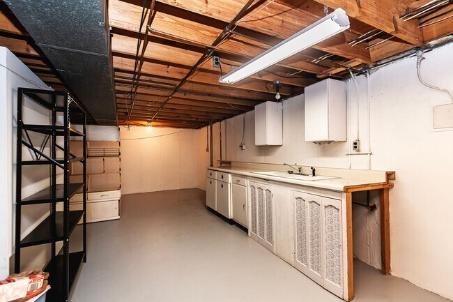 Building Photo - Beautiful 4 Bedroom 3 Bathroom South County Home