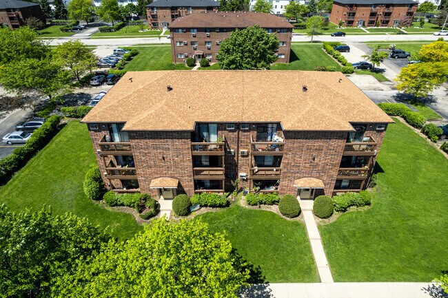 Building Photo - 1120-1122 Evergreen Ave