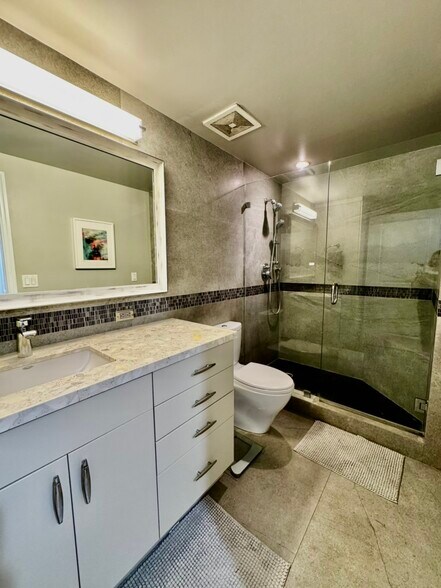 Primary bathroom - 1250 S Miami Ave