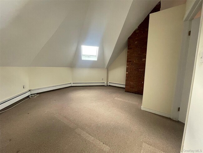 Building Photo - 579 Broadway