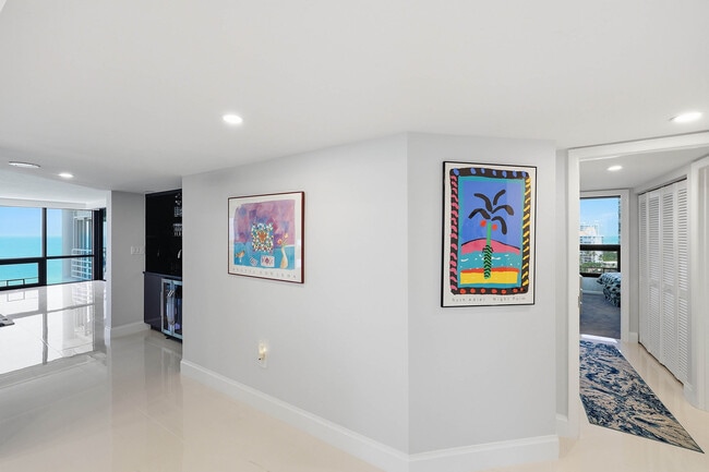 Building Photo - 4751 Gulf Shore Blvd N