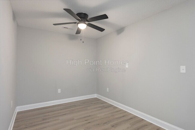 Building Photo - 932 Hurtt Rd