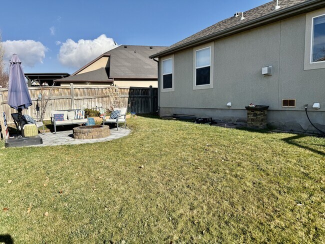 Building Photo - 8633 Chase Cir