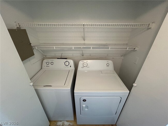 Building Photo - 900 Heavenly Hill Ct