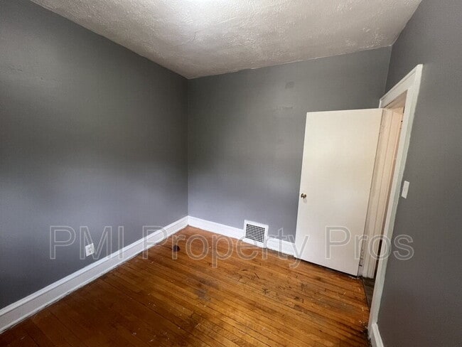 Building Photo - 1536 N 38th St