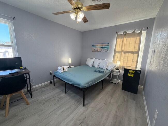 Building Photo - 2136 Ridgeway St