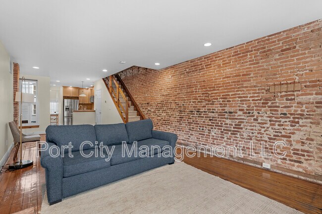 Building Photo - 426 E Fort Ave