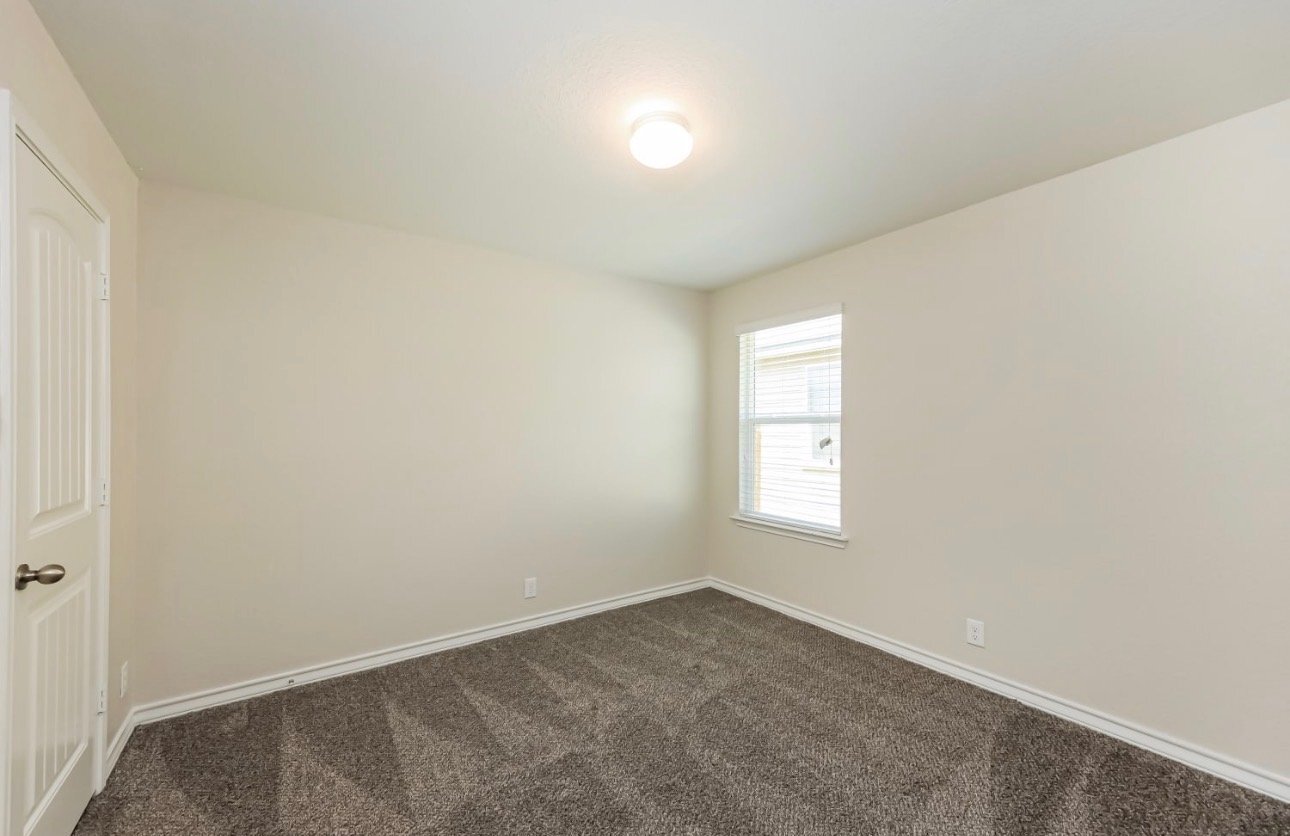 Building Photo - 15426 Bobwhite Quail