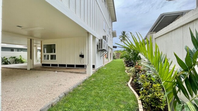 Building Photo - FULLY FURNISHED, STUNNING, BRAND NEW CONST...