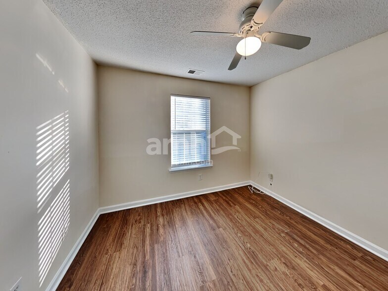 Building Photo - 4098 Amberly Ct