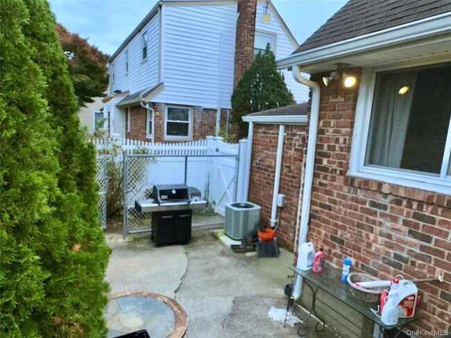 Building Photo - 1316 Mcclure Ave