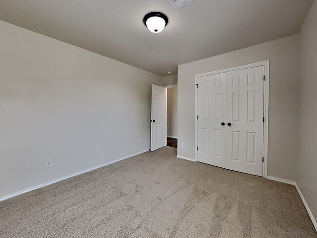 Building Photo - 2165 Robin Ridge Ln
