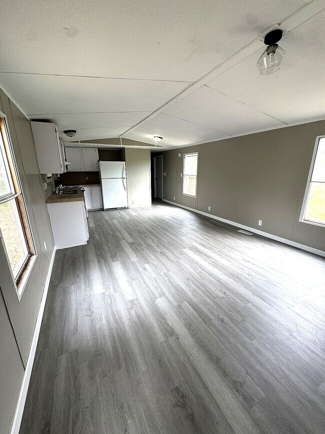 Building Photo - 161 Jolly Roger Dr