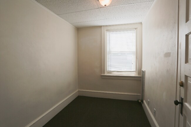 Building Photo - 222 E Aurora St