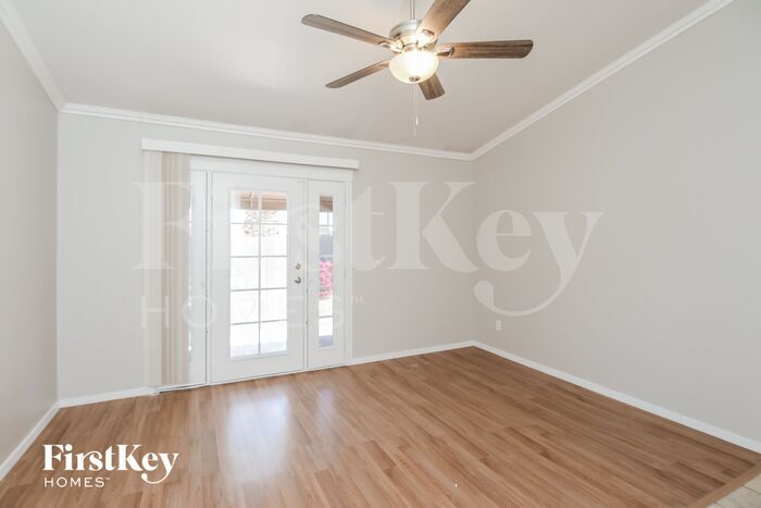 Building Photo - 755 S Del Rancho