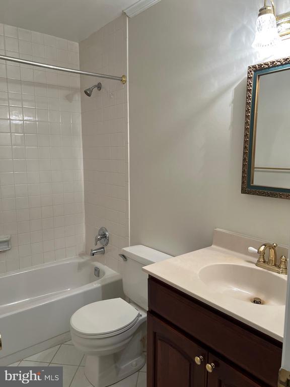 Building Photo - 10101 Alsace Ct