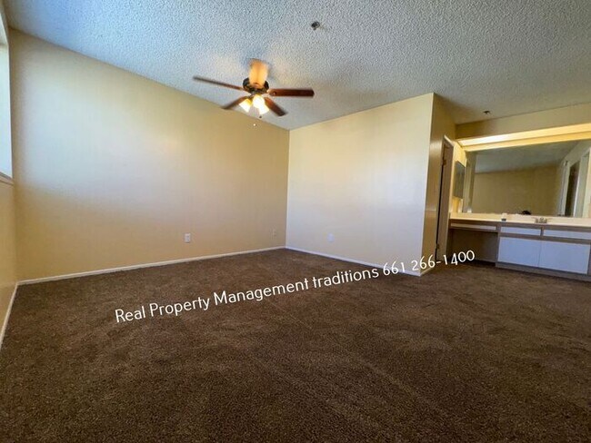 Building Photo - ***FIRST MONTH FREE*** 2 plus 2 condo in l...