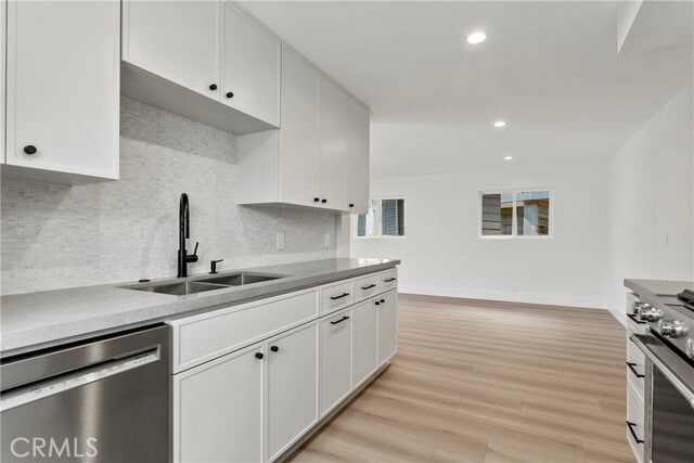 Building Photo - 913 E Balboa Blvd