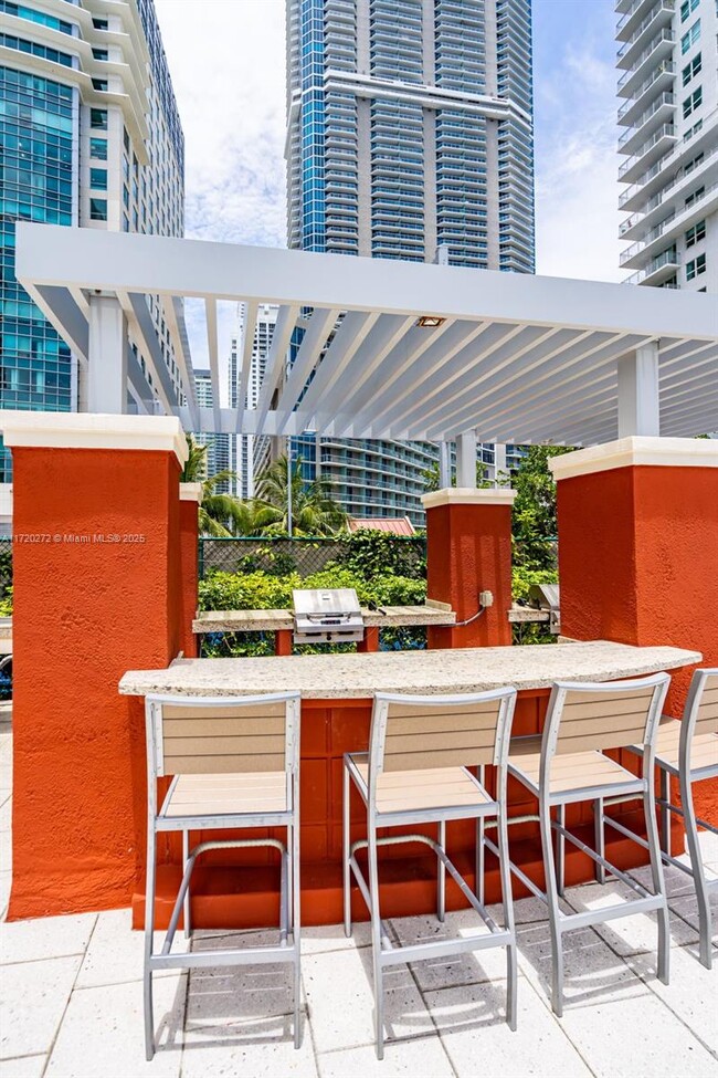 Building Photo - 1155 Brickell Bay Dr