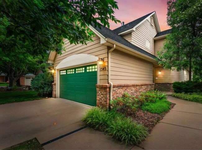 Building Photo - 1545 Lodge Ln