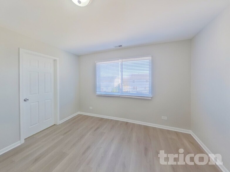 Building Photo - 41 Brentwood Dr