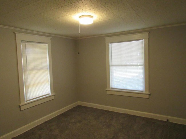 Building Photo - 1214 West Waldo Avenue Unit#1