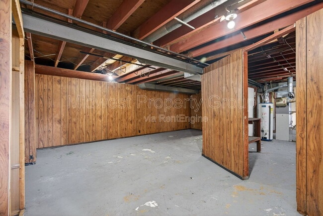 Building Photo - 743 Shepley Dr