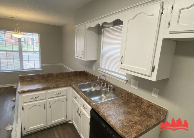 Building Photo - 3932 Oak Branch Cir E