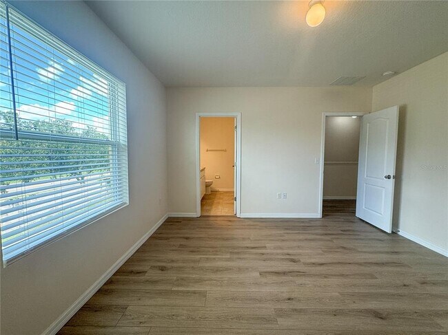 Building Photo - 12823 Buffalo Run Dr