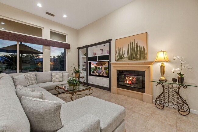 Building Photo - 727 Arrowhead Dr