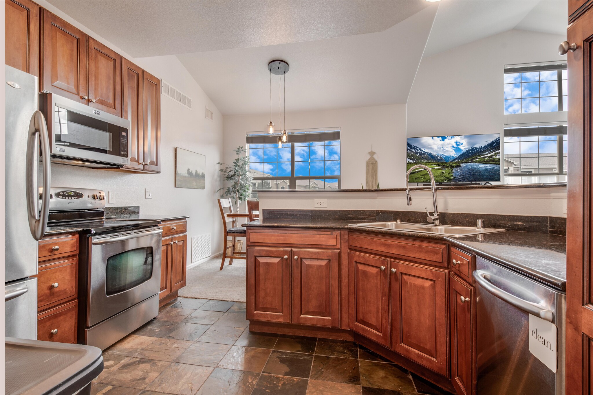 Kitchen - 3035 Blue Sky Cir