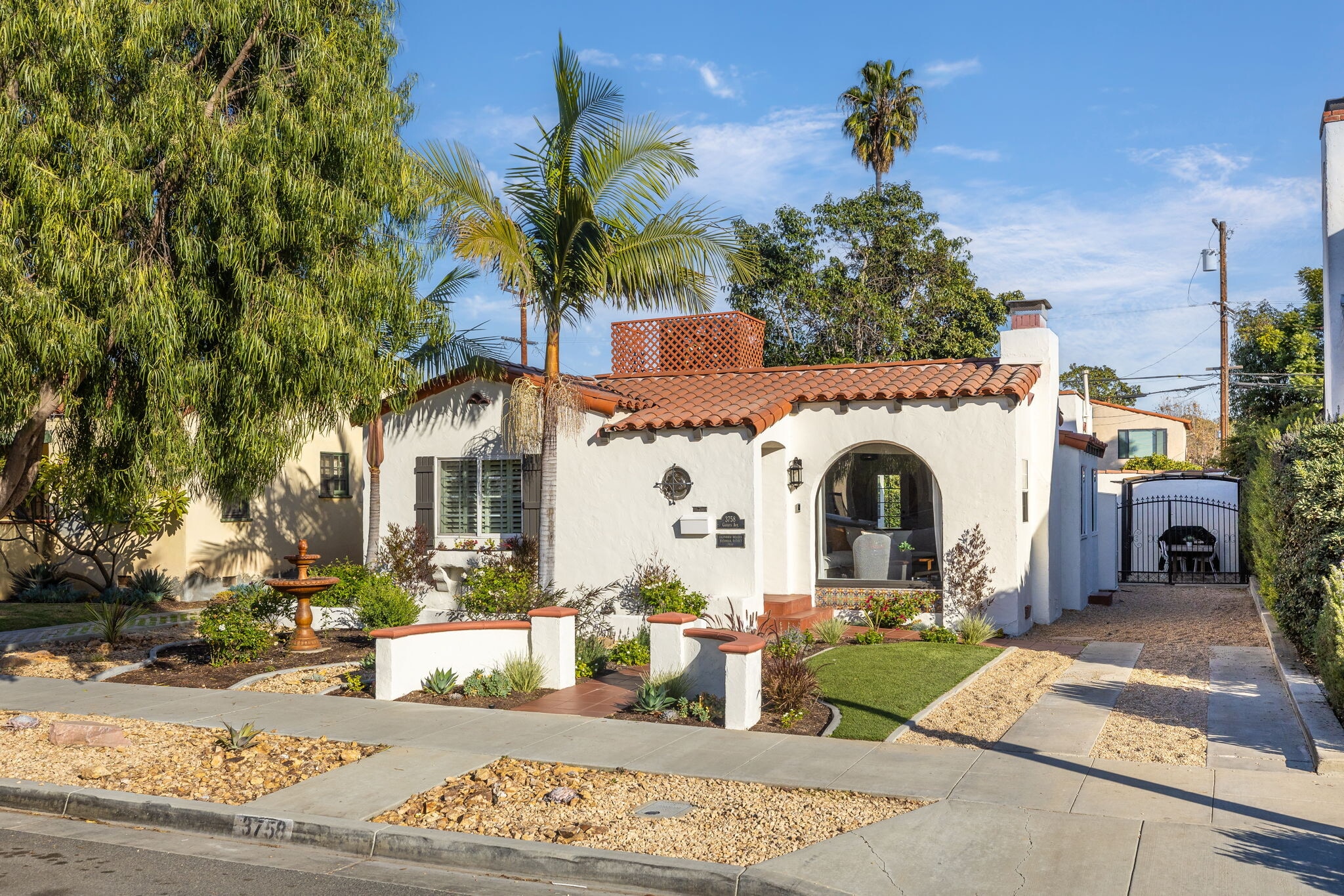 Building Photo - 3758 Gaviota Ave