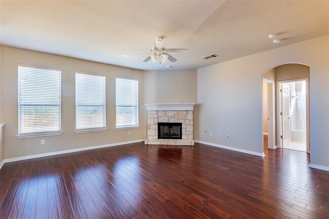 Building Photo - 9329 Castle Pines Dr