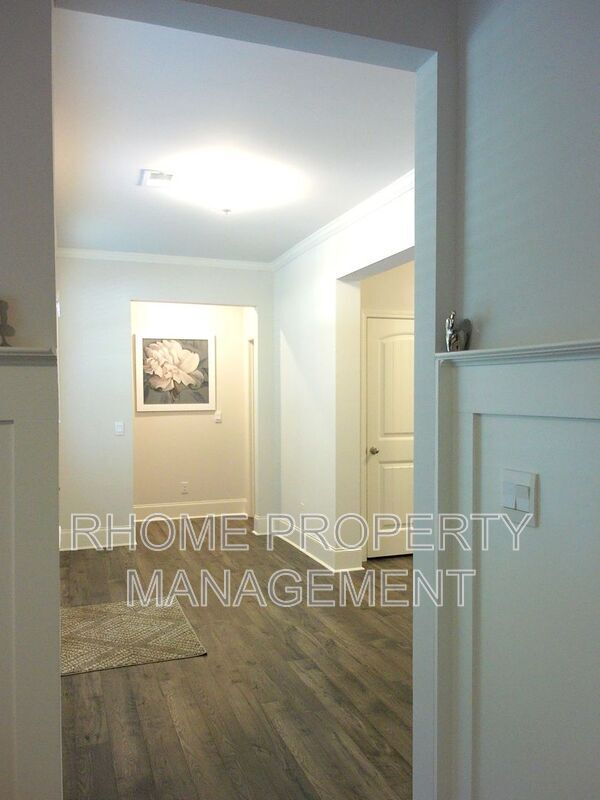 Building Photo - 9926 Stretford Rd