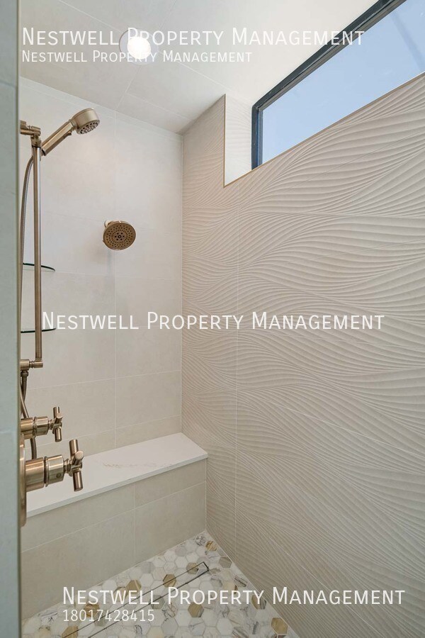 Building Photo - Brand New Luxury Home in Woodland Hills