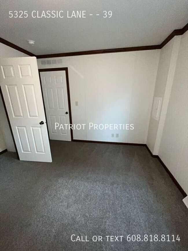 Building Photo - 5325 Classic Ln
