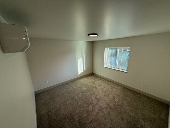 Building Photo - 1615 N Gillis Ln