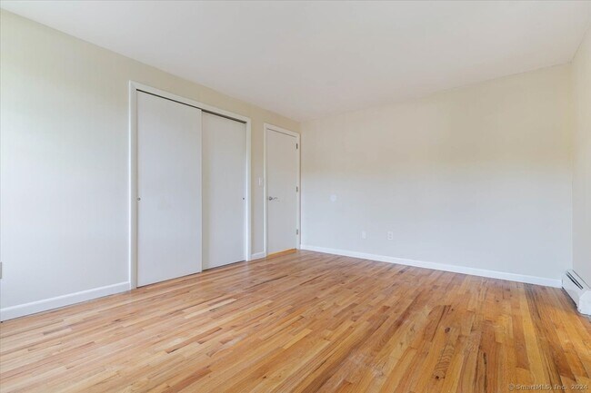 Building Photo - 3 Alscot Dr